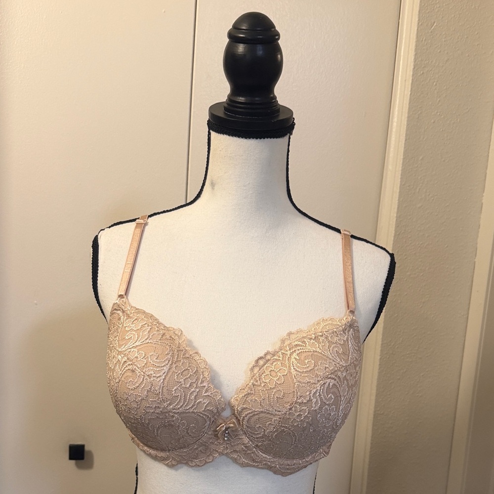 Smart & Sexy Lace Push-Up Bra in Cream